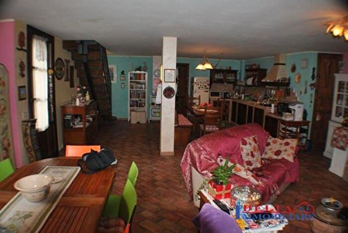 Casa con 6 locali in vendita in Area Residenziale San Pietro in Palazzi, Cecina