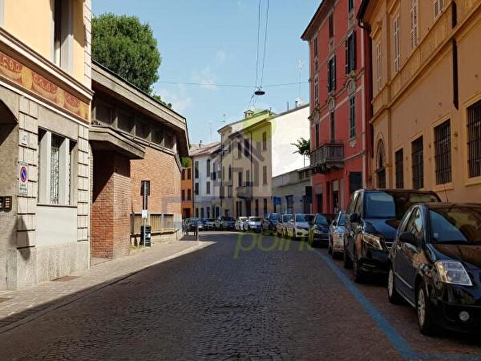 Casa con 6 locali in vendita in Via Decia Cr, Cremona