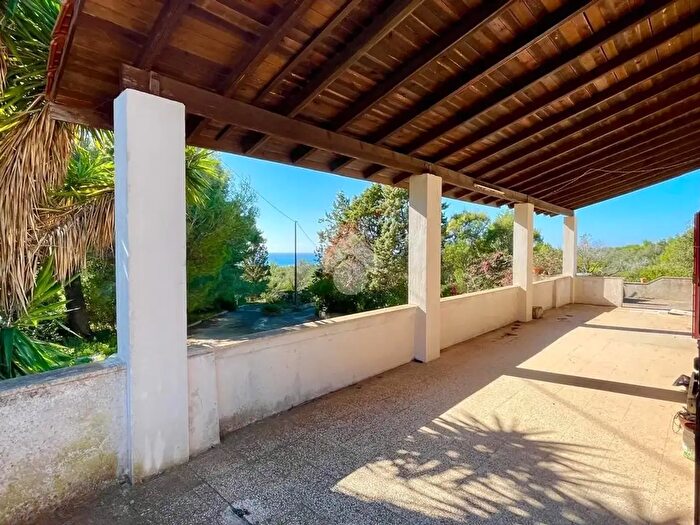 Casa con 7 locali in vendita in Via Sp, Ugento
