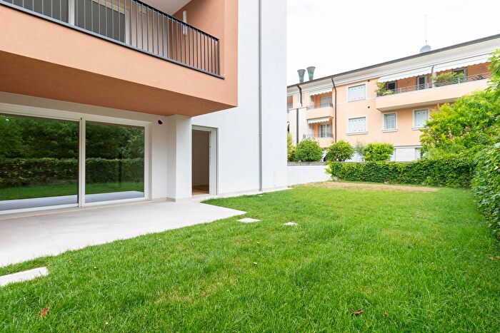 Appartamento con 5 locali in vendita in Via Balliana, Sacile