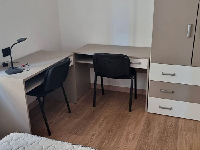 Appartamento trilocale in affitto in Via Giuseppe Giusti, Semicentro, Trento