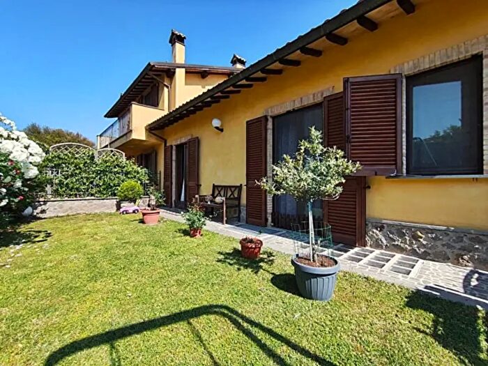 Casa con 6 locali in vendita in Largo Cavalieri di Vittorio Veneto, Porano