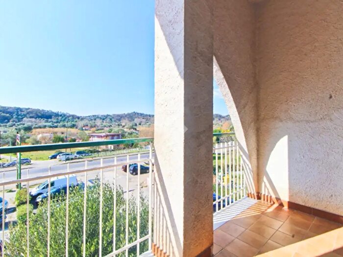 Appartamento quadrilocale in vendita in Via Acqua del Lauro, Centola