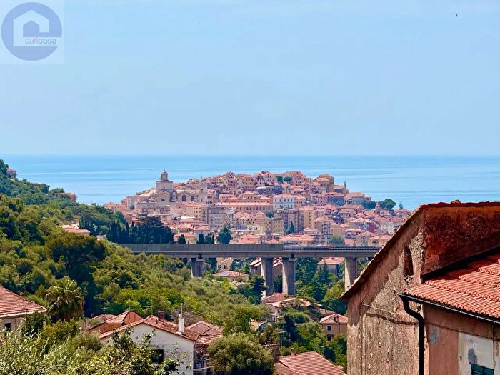 Appartamento con 8 locali in vendita in Via Domenico Bruno, Imperia
