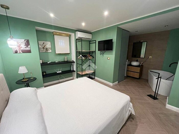 Appartamento monolocale in affitto in Calata capodichino, San Carlo AllArena, Napoli