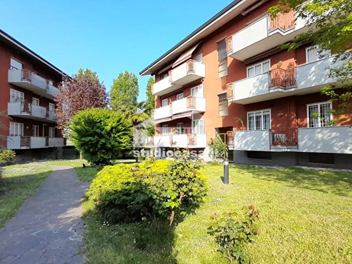 Appartamento trilocale in vendita in Via Biringhello, Rho