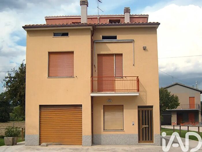 Casa con 8 locali in vendita in Via Contrada Potenza, Pollenza