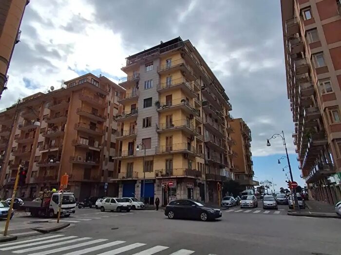 Appartamento con 5 locali in vendita in Via Clemente Mauro, Salerno