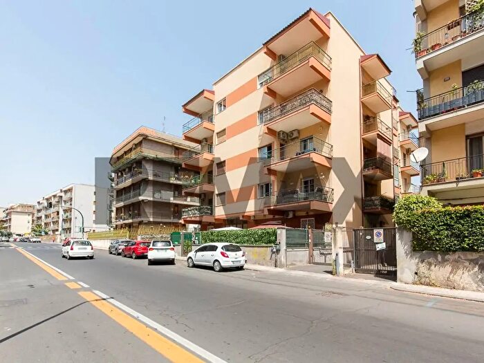 Appartamento trilocale in vendita in Via Francesco Fusco, Catania