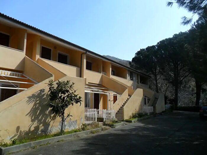 Appartamento bilocale in vendita in Contrada Petralonga Snc, San Lucido