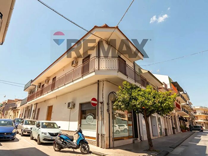 Appartamento con 6 locali in vendita in Via del Fante, Priolo Gargallo