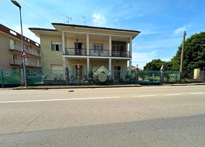 Casa quadrilocale in vendita in Via C Colombo, Santhia
