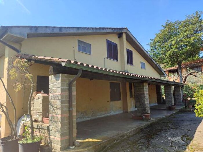 Casa con 6 locali in vendita in Via Quarto del Lago, Bracciano