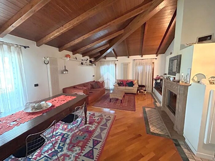 Casa con 5 locali in vendita in Via Giuseppe Garibaldi, Carpenedolo