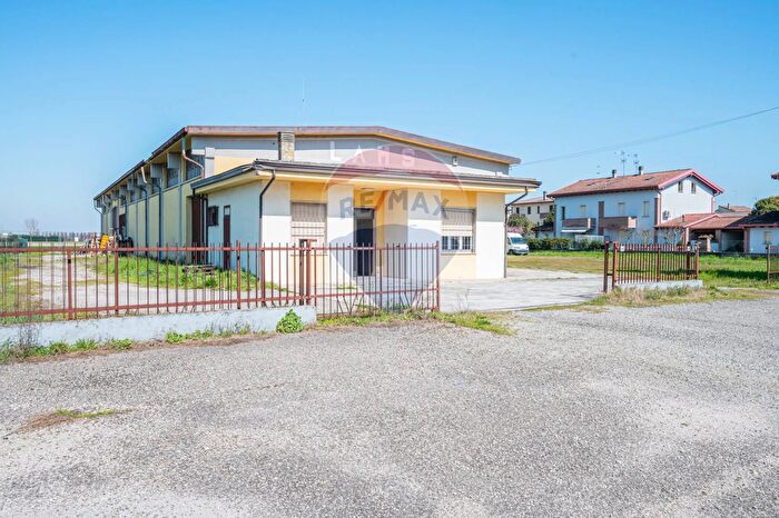 Appartamento in vendita in Via Carducci, Viadana