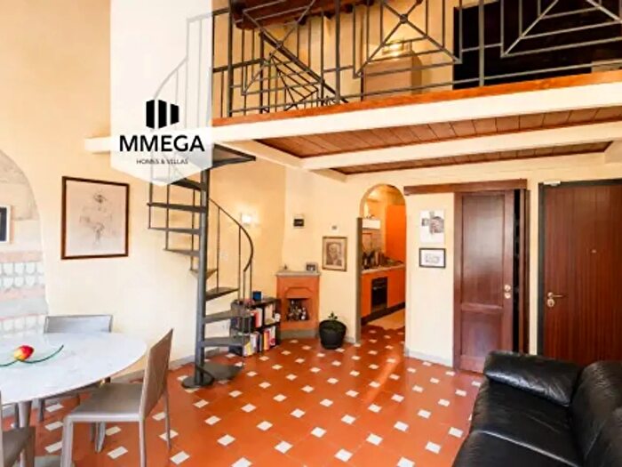 Appartamento quadrilocale in vendita in Via Maggio, Firenze