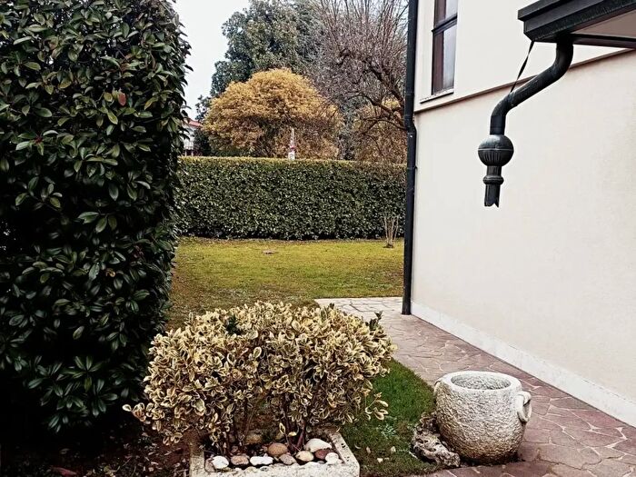 Casa quadrilocale in vendita in Centro Costabissara, Costabissara