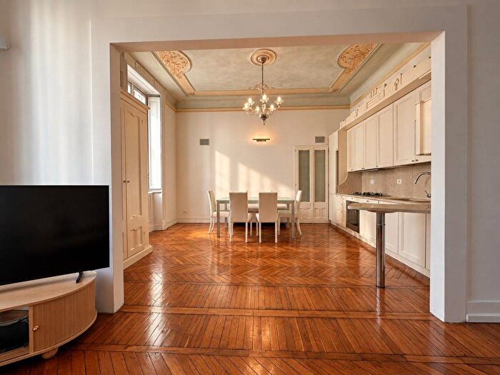 Appartamento trilocale in affitto in Via Antonio Stradivari, Buenos Aires, Milano