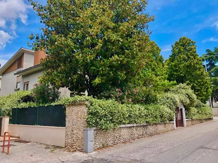 Casa con 6 locali in vendita in Via Treviso, Foligno