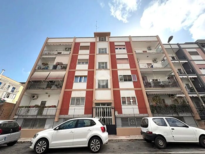 Appartamento trilocale in vendita in Via Monsignor Vincenzo Nicodemo, Bari