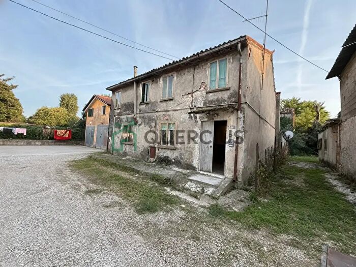 Casa con 6 locali in vendita in Via Fiorette, Zimella