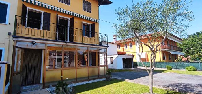 Casa con 6 locali in vendita in Fossalta di Portogruaro, Fossalta Di Portogruaro