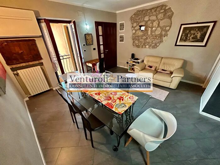 Appartamento trilocale in vendita in Via Roma, Moniga Del Garda