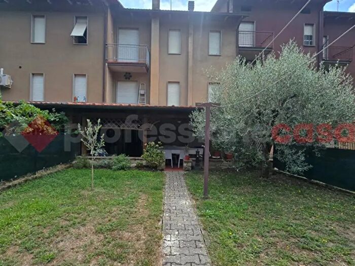 Case in Vendita e in Affitto - 3