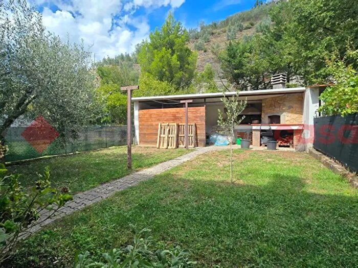 Casa con 8 locali in vendita in Via Masaccio, Capolona