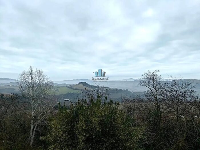 Appartamento con 7 locali in affitto in Monte Vidon Combatte