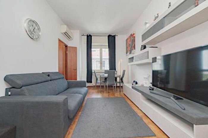 Appartamento bilocale in vendita in Viale Montegrappa, Vigevano