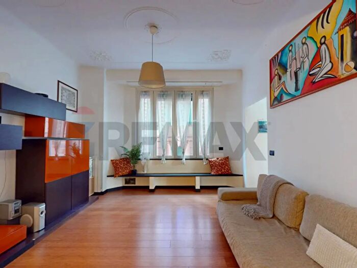 Appartamento con 6 locali in vendita in Via Don Luigi Perrone, Genova