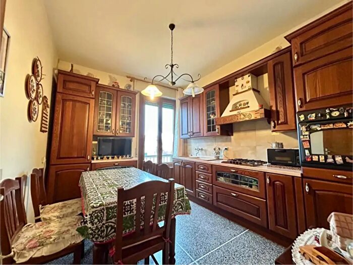 Appartamento con 5 locali in vendita in Empoli