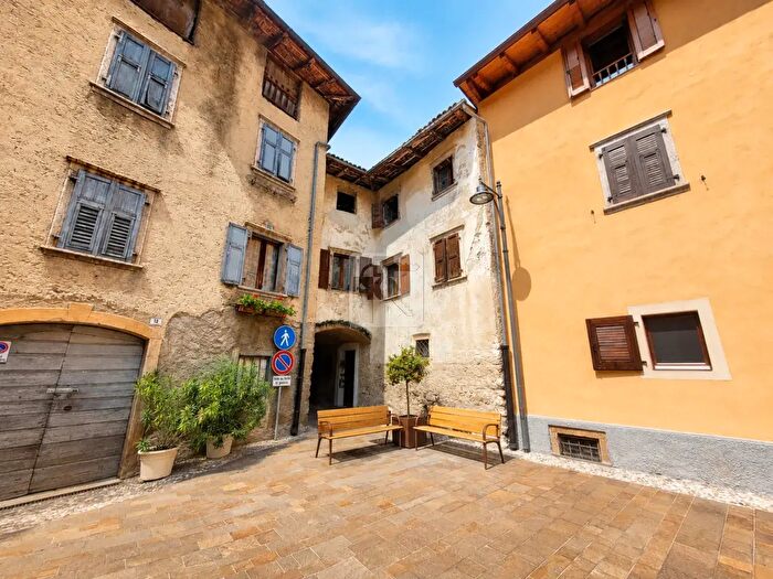 Casa in vendita in Via Nicoletti N, Cavedine