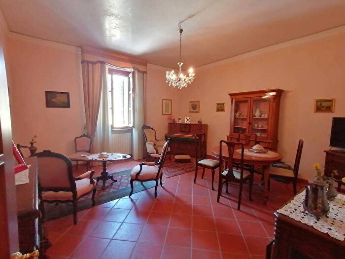 Appartamento quadrilocale in affitto in Via Fratelli Cairoli, Centro, Casalmaggiore