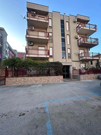 Appartamento trilocale in vendita in Via I Testasecca, Palermo