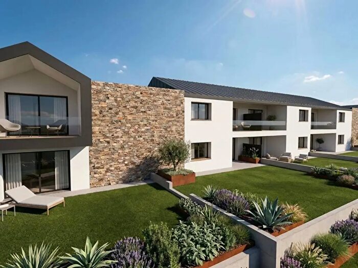 Appartamento trilocale in vendita in Via Gavarno Nn, Scanzorosciate