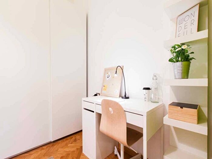 Appartamento con 5 locali in affitto in Via Col Moschin, Corso San Gottardo, Milano