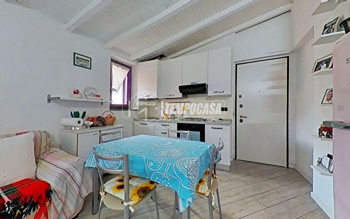 Appartamento bilocale in vendita in Via Pietro Verri, Biassono