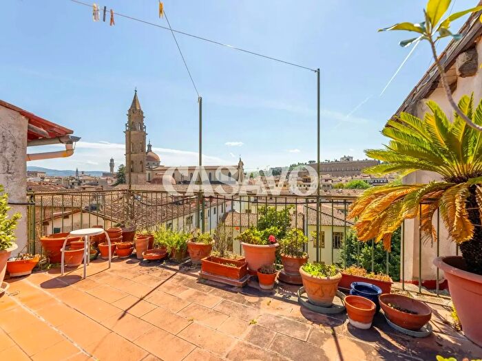 Appartamento con 11 locali in vendita in Via Sant'Agostino, Firenze