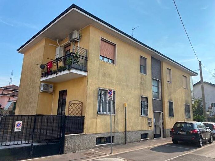 Appartamento bilocale in affitto in Via Ugo Foscolo, San Maurizio al Lambro, Cologno Monzese