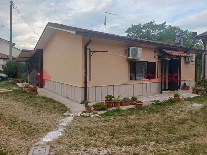 Casa quadrilocale in vendita in Via Starze, San Giovanni Incarico