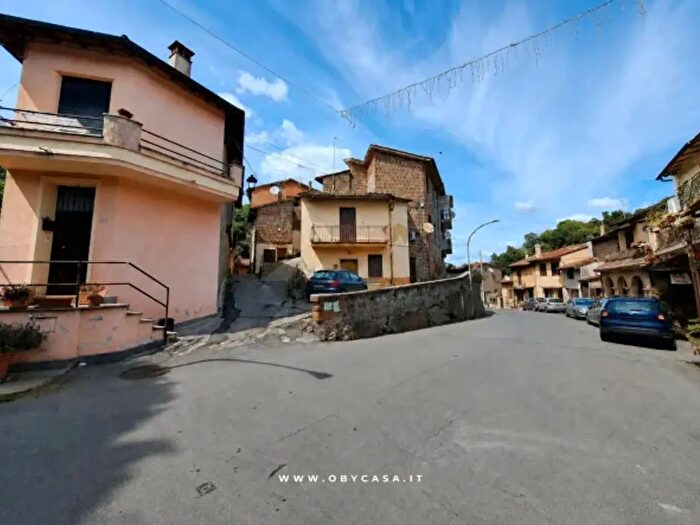 Casa quadrilocale in vendita in Bassano Romano