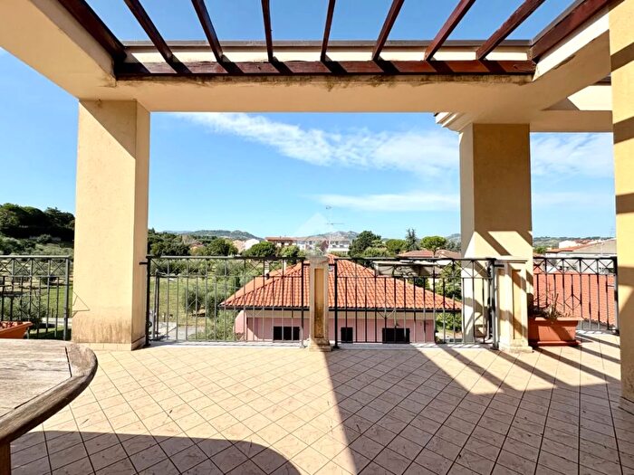 Appartamento trilocale in vendita in Via Formignana, Rimini