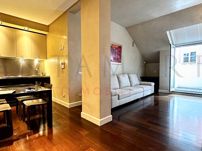 Appartamento bilocale in affitto in Largo Benedetto Cairoli, Cadorna Castello, Milano