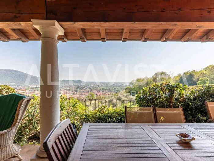 Casa con 8 locali in vendita in Botticino Via Puccini, Botticino