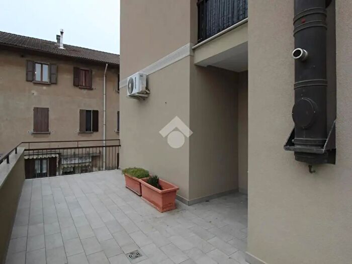 Appartamento trilocale in vendita in Piazza Dante, Ornago