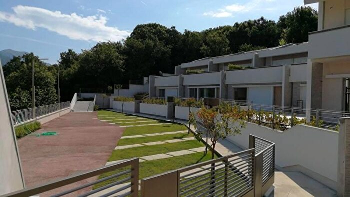 Appartamento con 5 locali in vendita in Salerno