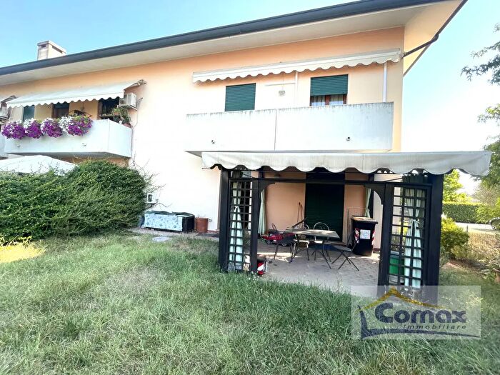 Appartamento trilocale in vendita in Via Scapacchiò Ovest, Saccolongo