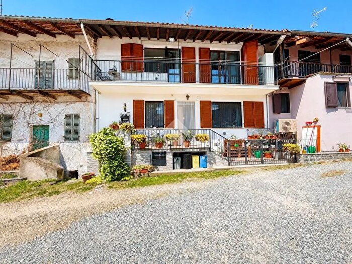 Casa con 5 locali in vendita in Vicolo del Carraio, Salussola